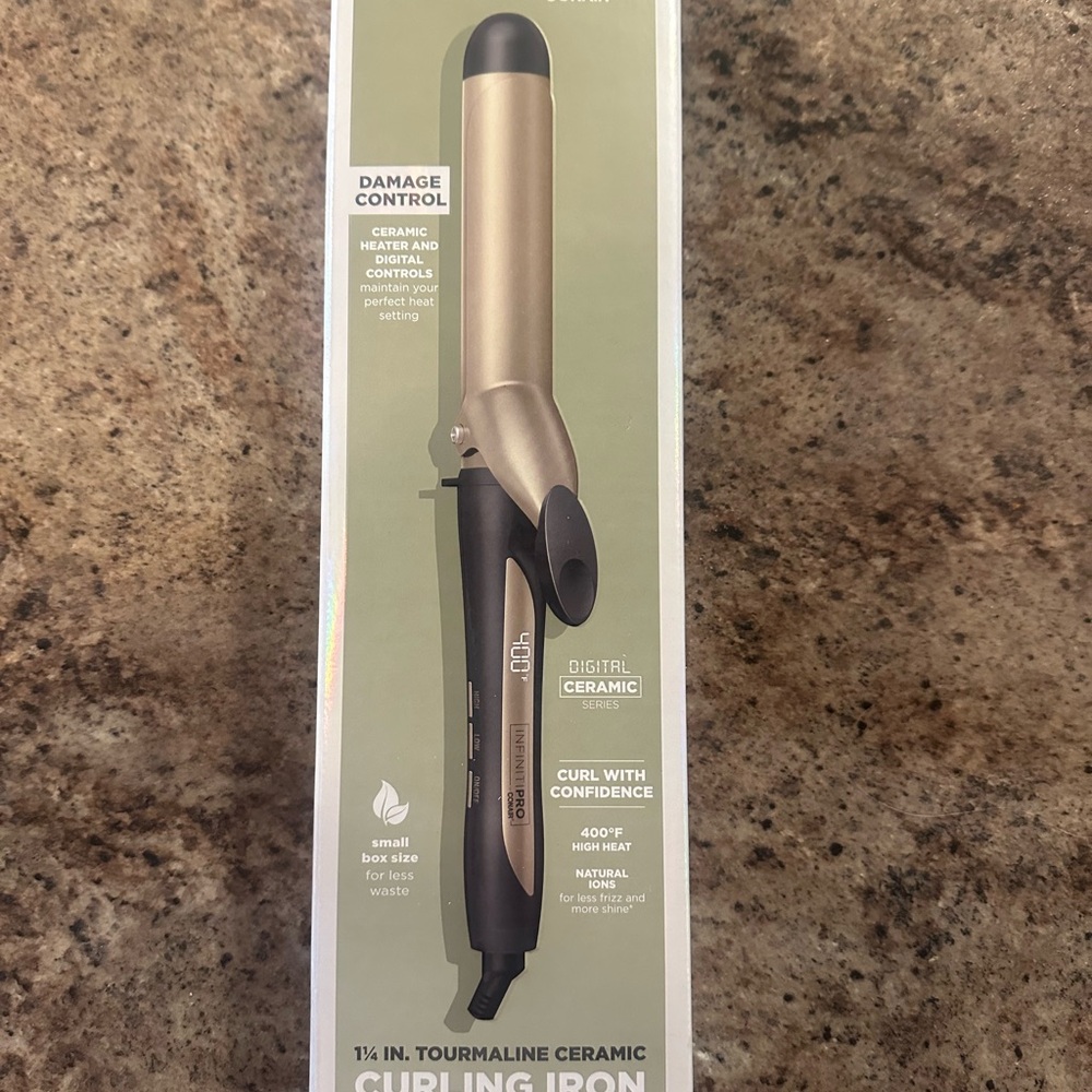 Curling Iron - Black and Gold